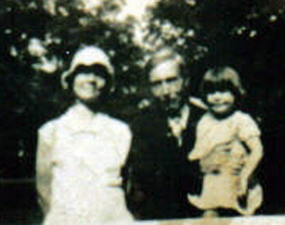 Oma, her father and daughter