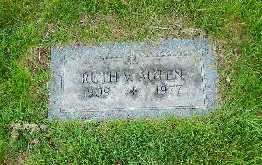 Ruth Auten's grave